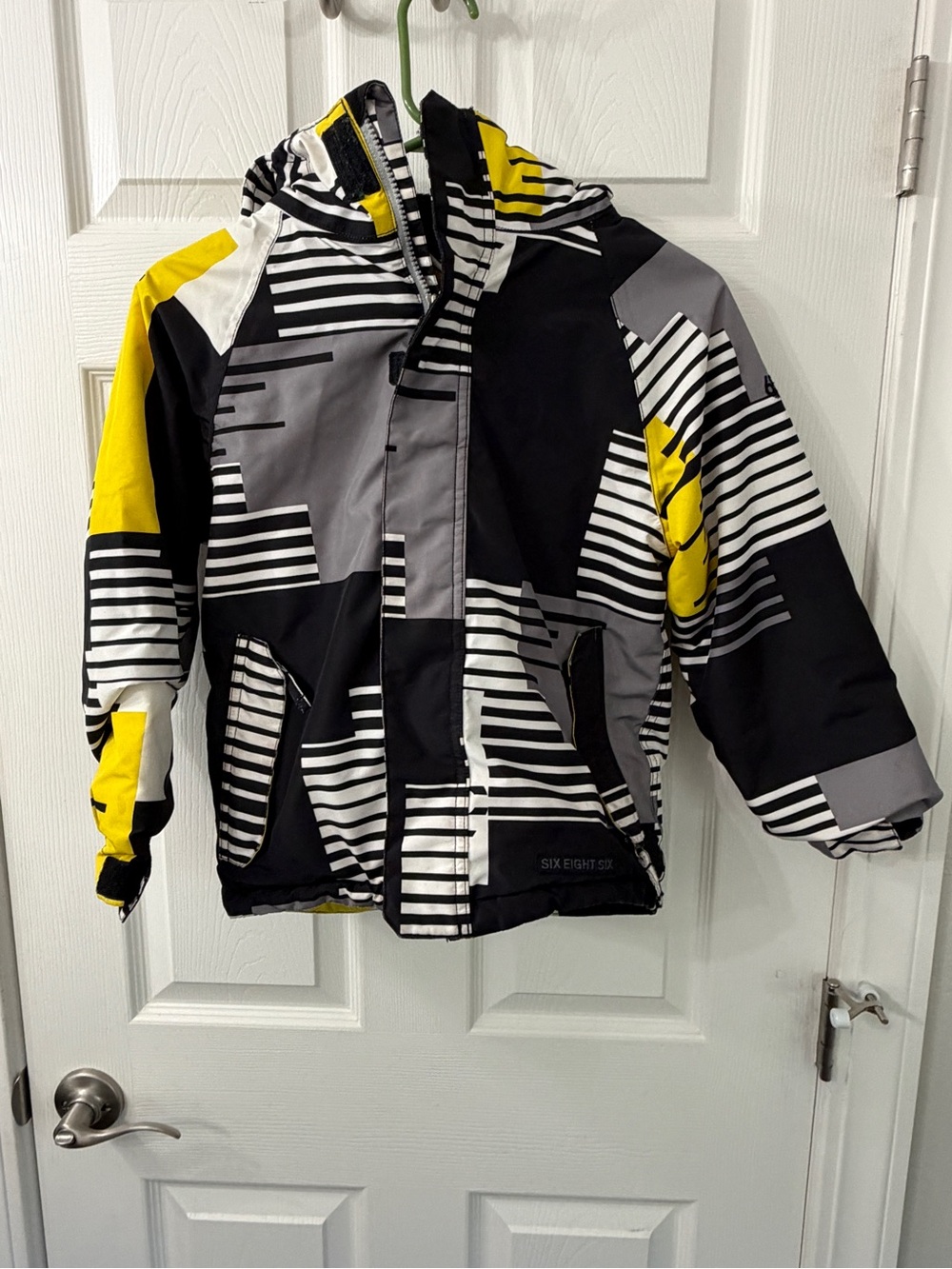Kids 686 Snowboard Jacket Size Small